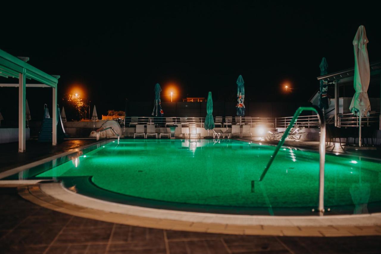 Resort Zatisje Savudrija Bagian luar foto