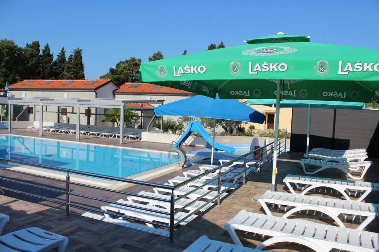 Resort Zatisje Savudrija Bagian luar foto
