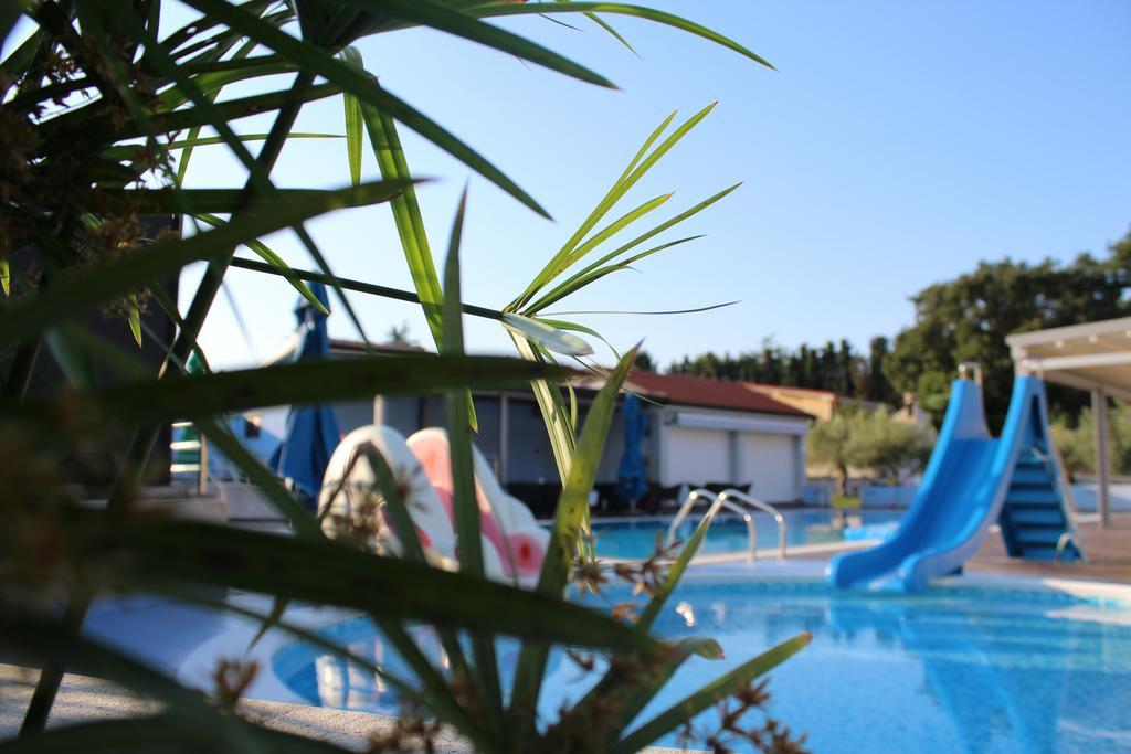 Resort Zatisje Savudrija Bagian luar foto